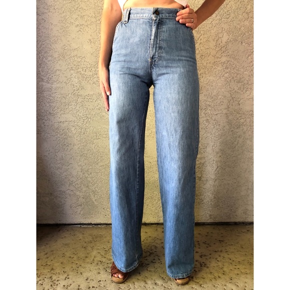 levi bell bottom jeans